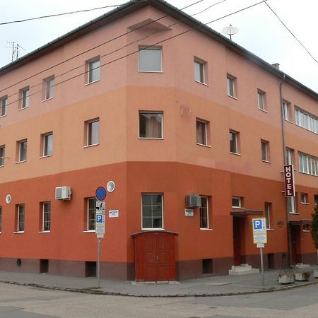Hotel Centrum Сегед Екстериор снимка
