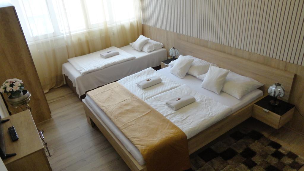 Hotel Centrum Сегед Екстериор снимка
